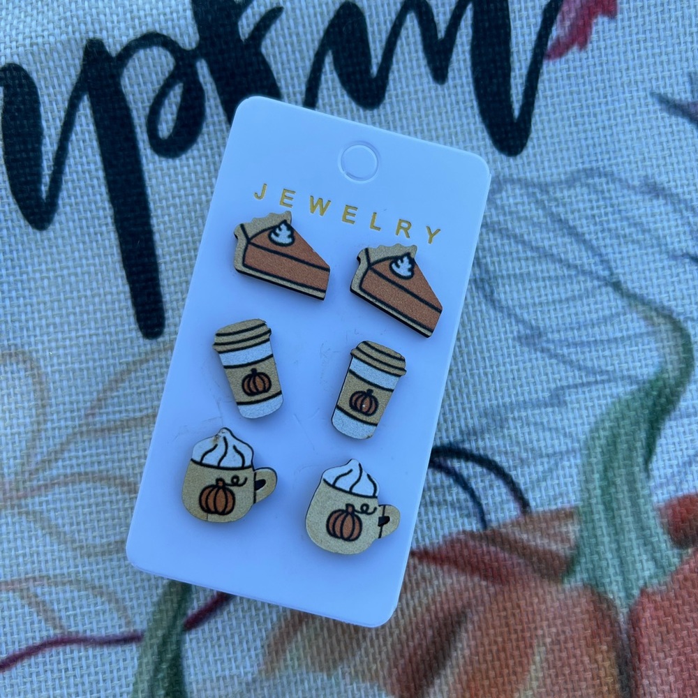 Pie & coffee stud earrings set